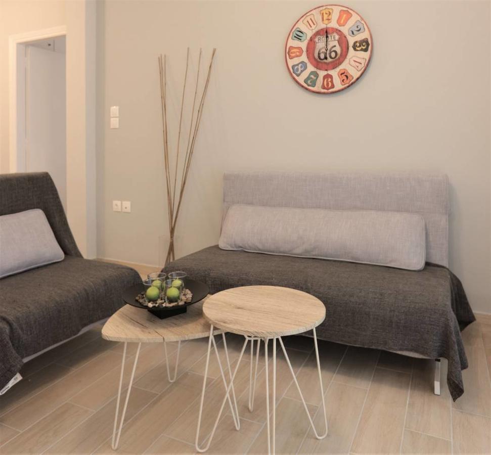 Pale Coloured Apt In Athens Historic Centre Exterior foto